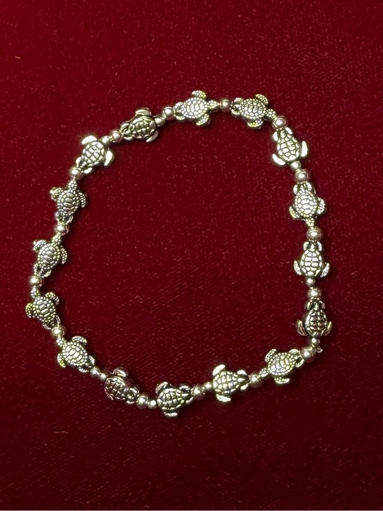 Hand Crafted Jewelry - Silver Turtle Stretch Bracelet for Women